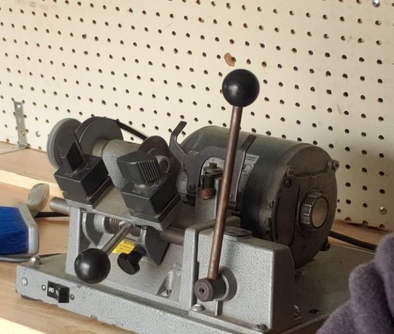 How to Duplicate a House Key with a Manual Key Machine: Insights from a Columbus Locksmith